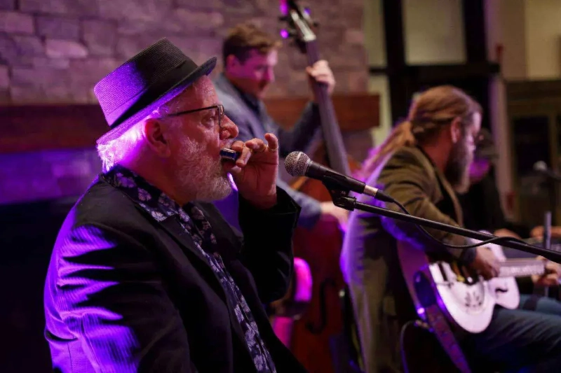 Dave Mowat and The Curbside Shuffle 